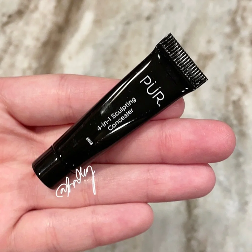 PÜR 4-in-1 Sculpting Concealer in MN3 - Medium